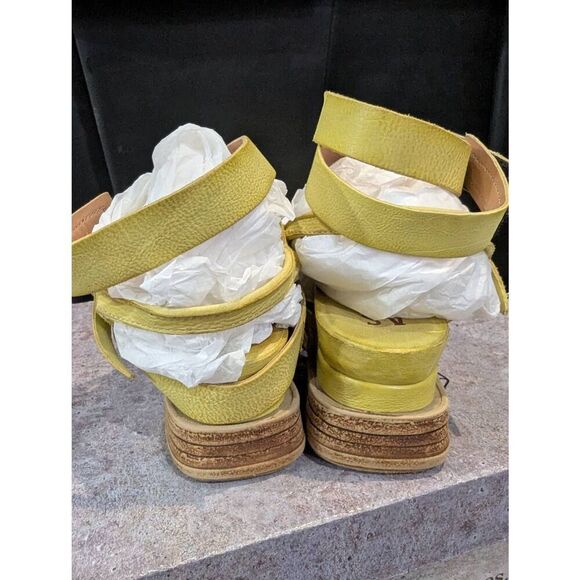 A.S.98 Lobos in Yellow! - Picture 5 of 9